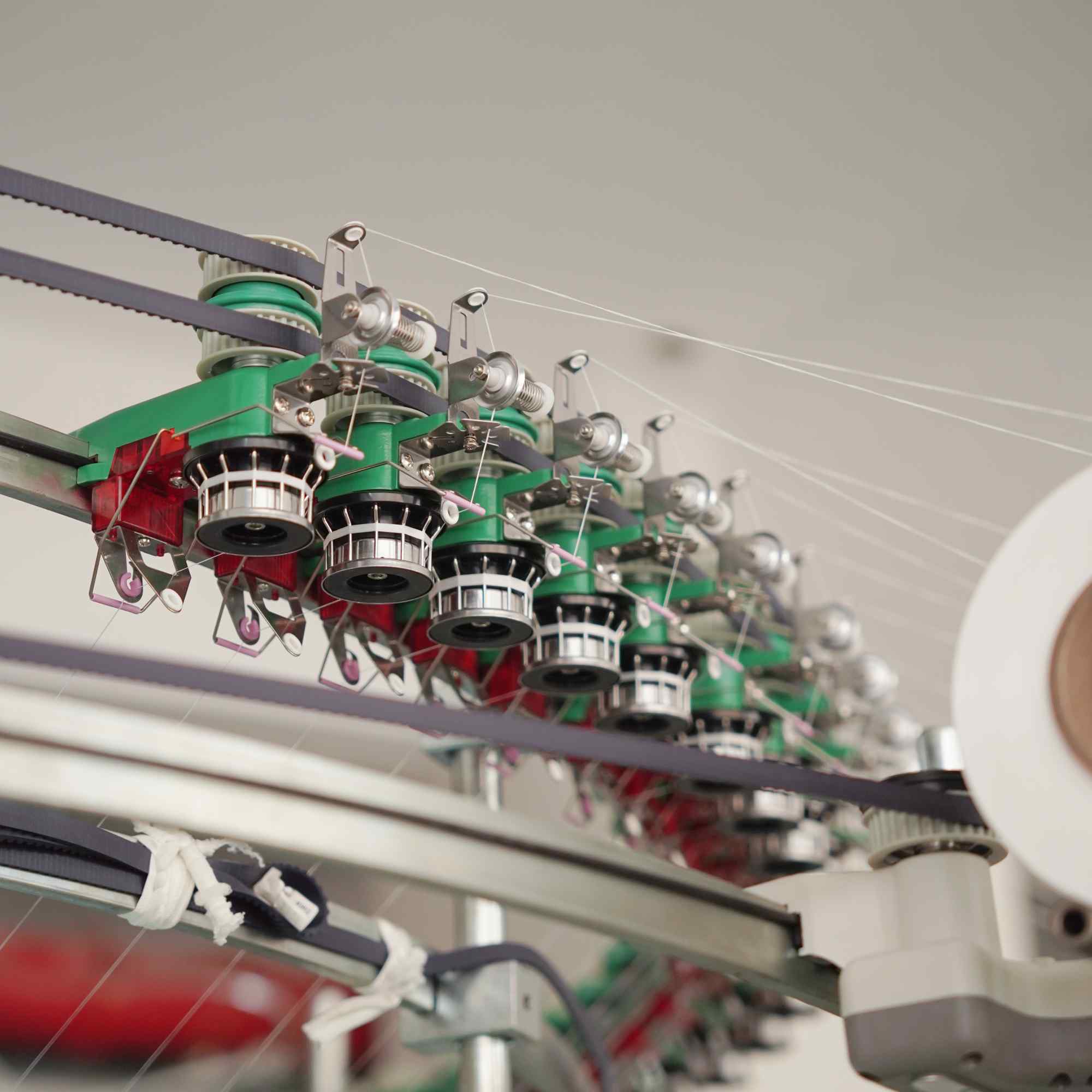Yarn storage device