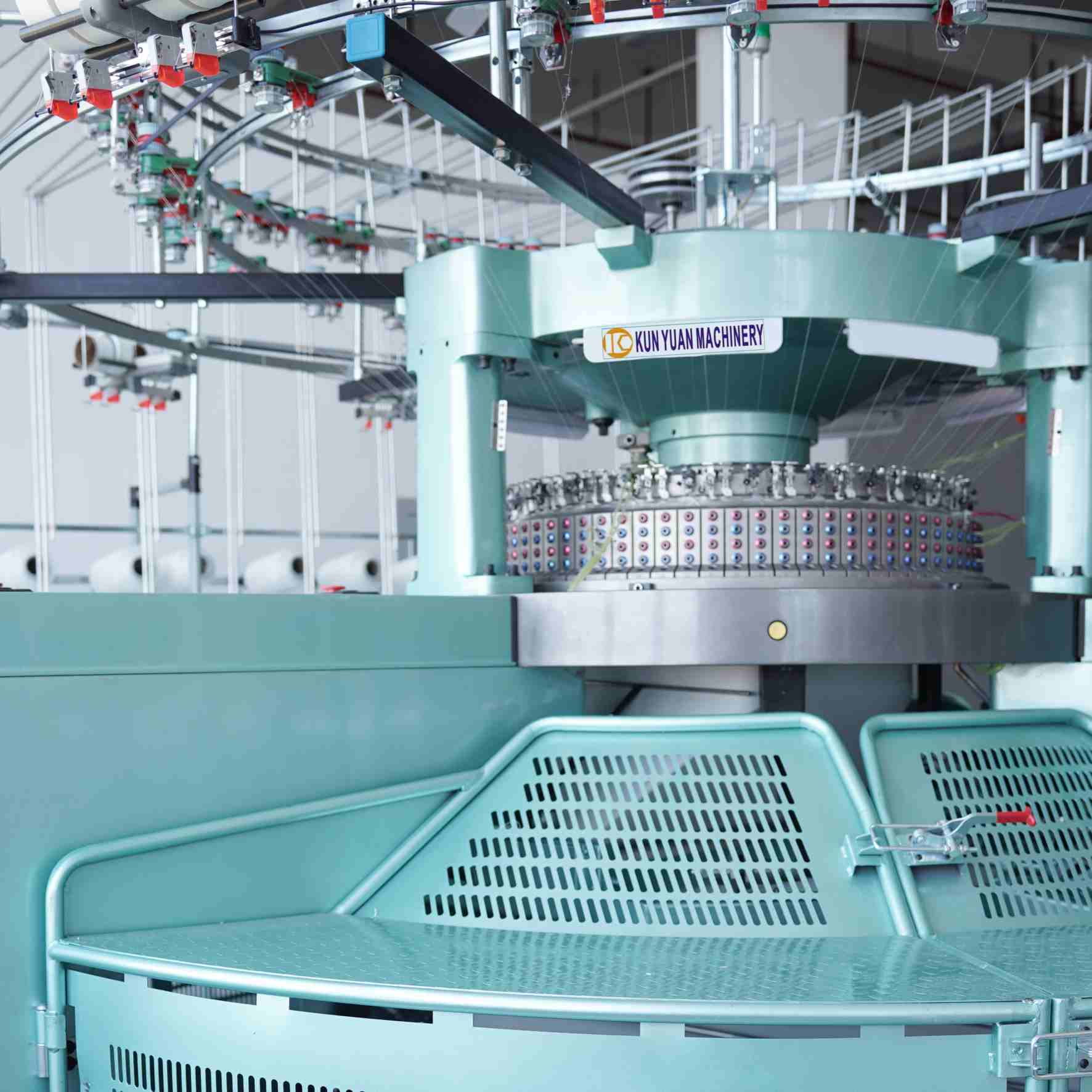 Three-thread fleece circular knitting machine